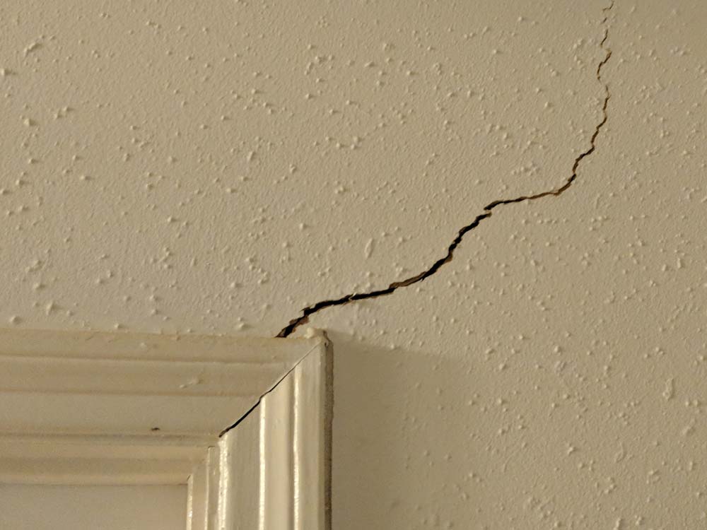 Interior Warning Sign: Sheetrock Cracks